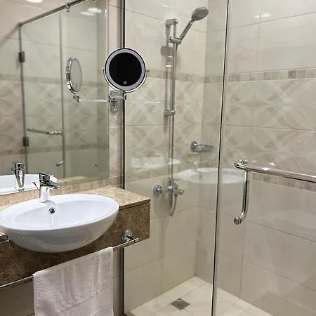 Stylish Studio 5 Minutes Away By Car From Burj Khalifa Dubai Exterior photo