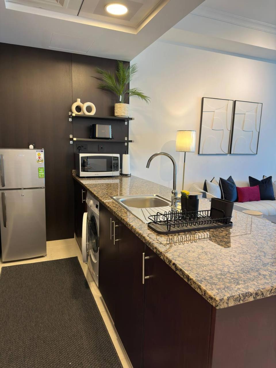 अपार्टमेंट Stylish 5 Minutes Away By Car From Burj Khalifa *