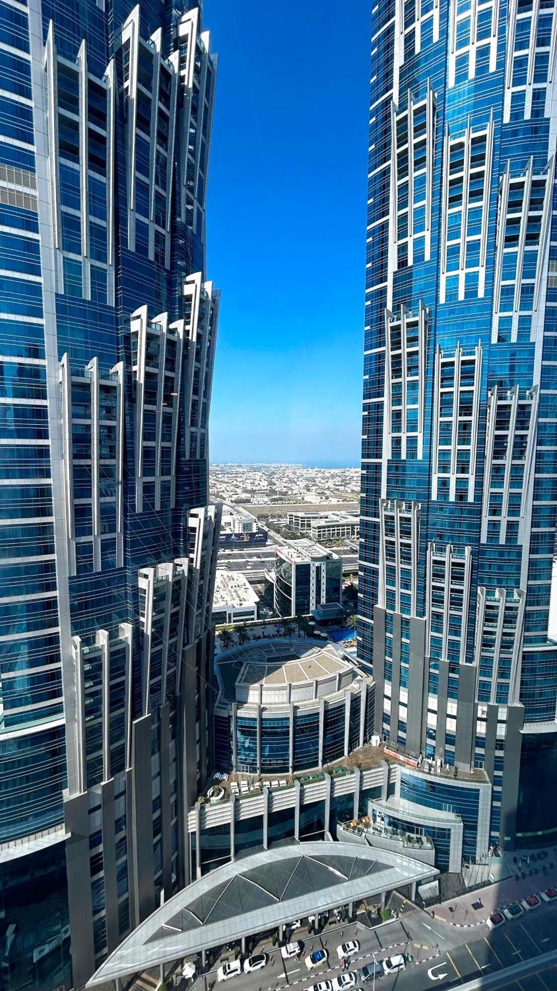Stylish 5 Minutes Away By Car From Burj Khalifa अपार्टमेंट
